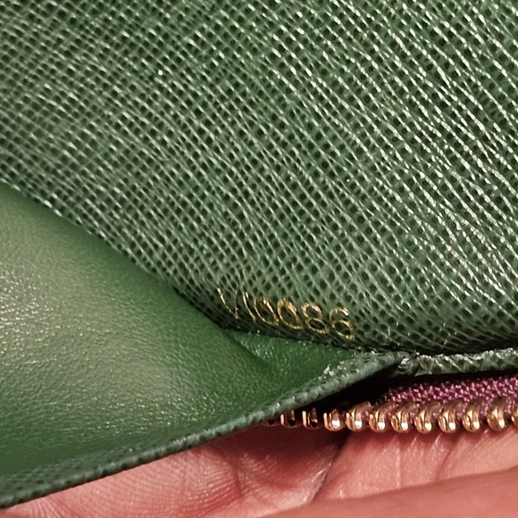 Louis Vuitton Limited Edition Monogram Porter Organizer/Wallet - Picture 9 of 16